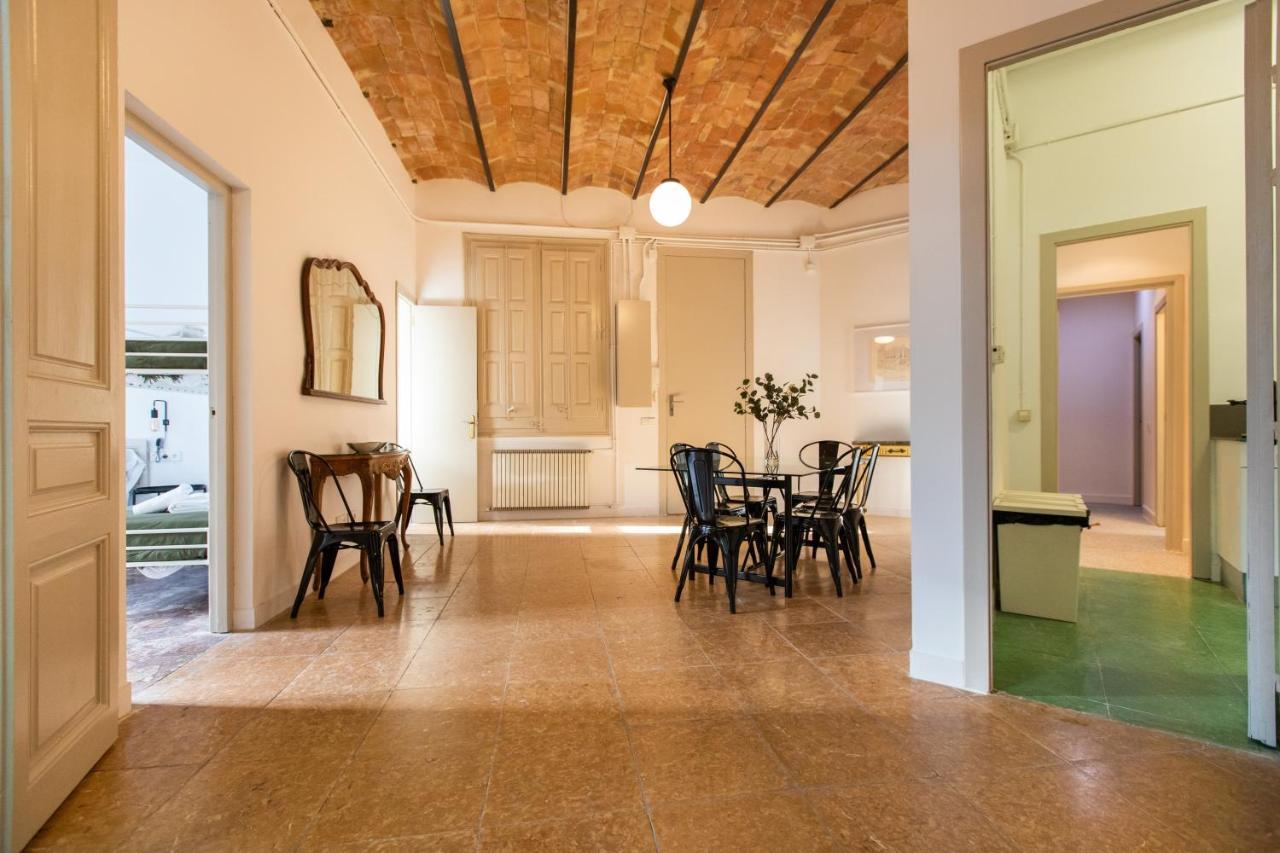 Piso para Grandes Grupos Barcelona Bagian luar foto